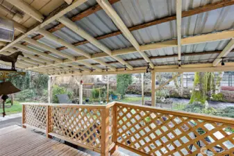 Covered Deck & Patio over-looking the park-like setting yard.