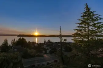 Enjoy unobstructed sunsets all year around.