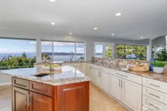 What a great place to prep your food. Tons of counter space.