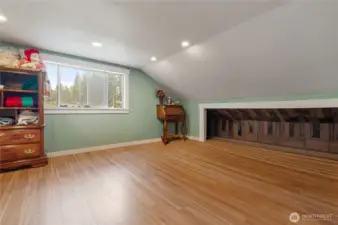Upstairs bonus room