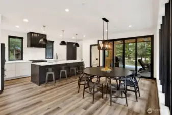 Dining & kitchen.