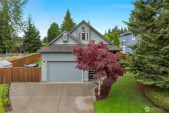 Welcome to 5901 153rd Pl. SE in the Gold Creek neighborhood.  Home includes RV/boat/trailer parking area behind fence in side yard.