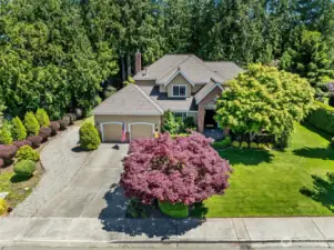 Welcome to Park Crest! A sought after neighborhood of custom homes.