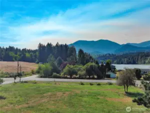 Located within walking distance to Lake Leland for year round fishing, boating and paddle boarding.