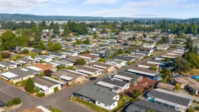 Excellent location close to downtown Auburn, golf, shopping and tons of entertainment!
