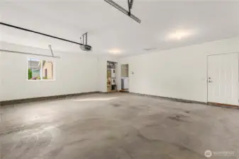 Spacious garage