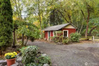 15 X 30 shop or barn with power.