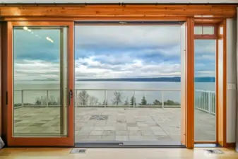 Sweeping, unobstructed views of Port Susan Bay, the Cascades & Mt. Baker. Whales, Eagles & more!