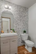 Main level 1/2 bathroom.