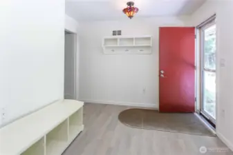 Entry way to kitchen and dining room