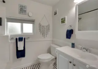 Full Main Bathroom