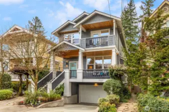 Stunning modern Craftsman home in View Ridge.