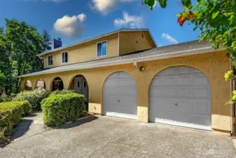 large oversized 2 car garage.