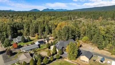 Recreation and Yakima River access right out your front door!