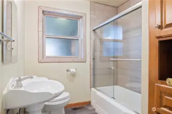 Main bathroom