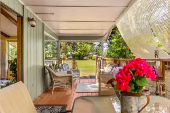 Entertaining area on the deck off of the dining room