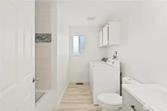 Main Bath w/ Laundry