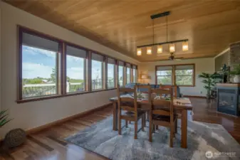Dining/Living room