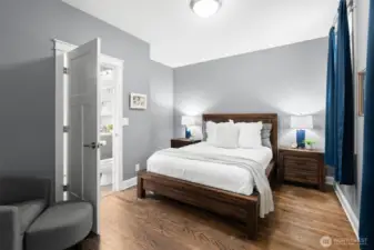 Office/guest bedroom