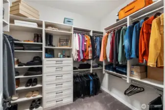 You'll thank the homeowner for her installation of custom shelving in this walk-in closet, plus customized shelves in multiple linen and storage closets, laundry room AND office. Mass storage upgrades in this delightful home.