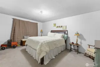 14211 primary bedroom