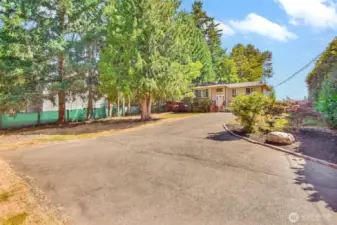 Spacious front entrance