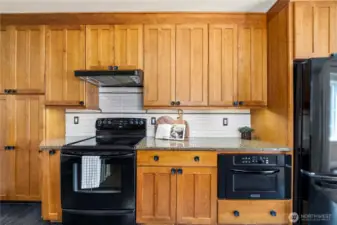 All appliances stay!