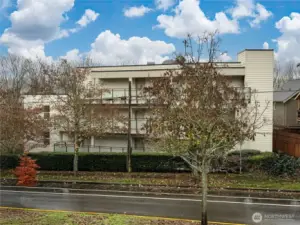 2334 Thorndyke Ave W