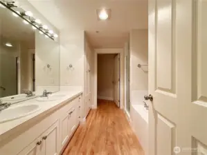 5 Piece Ensuite Primary Bath