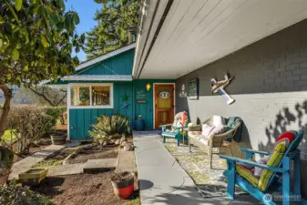 The front porch provides a peaceful view of the valley. Watch the bald eagles soar from here