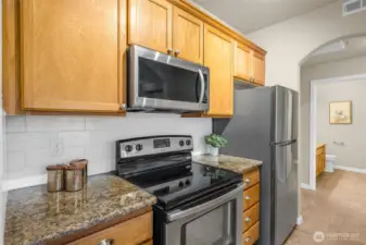 Lots of cabinet space , especially for a unit this size!