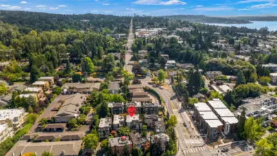 Amazing location close to downtown Kirkland, schools, parks, Cross Kirkland Corridor trail, shopping and the Kirkland waterfront.