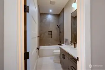 Full Bath on Main level w/tile surround