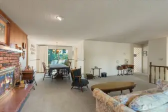 Living space to dining room