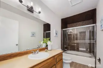 Upper full bath