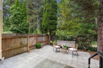 Private back yard backs to Bellevue Golf Course!