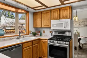 All appliances stay!