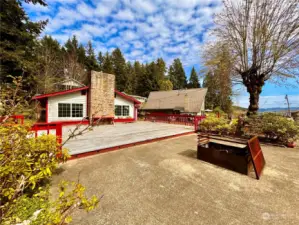 South side of home, patio, and fire pit