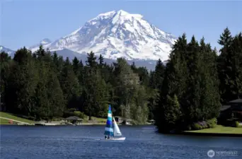 You will be blown away by the amazing views around Lake Tapps, including Mount Rainier.