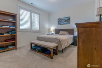 2nd Primary Suite with full Bath