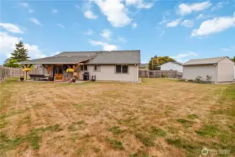 Huge Backyard-Fully Fenced