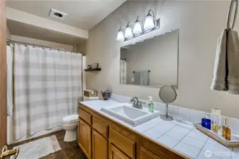 Mainfloor bathroom