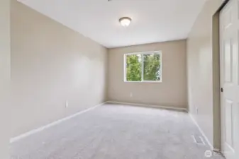 Guest bedroom 2 without virtual staging