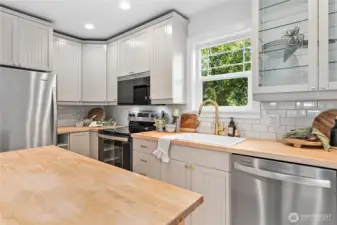 New SS appliances that truly shine.