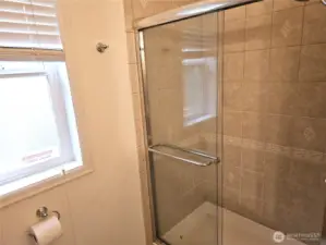 Hall shower