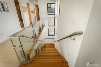 Floating solid wood staircase