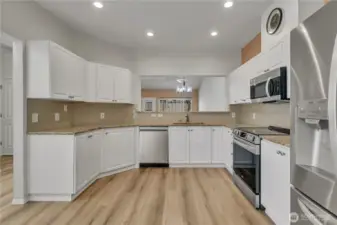 Passthrough looks into dining & living room~