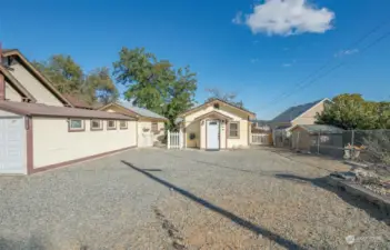 Enjoy workshop space attached to the garage!