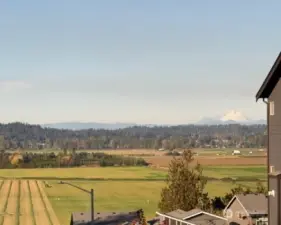 Stunning views of the valley and Mt. Baker from upstairs!