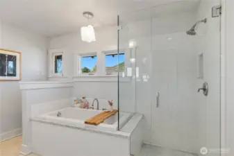 Luxurious soaker tub